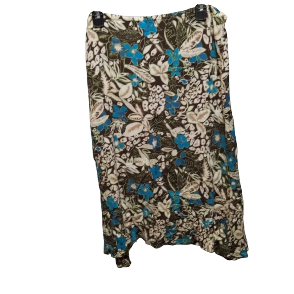 RQT Petite Floral Skirt Size Petite Extra Large Blue - Image 2