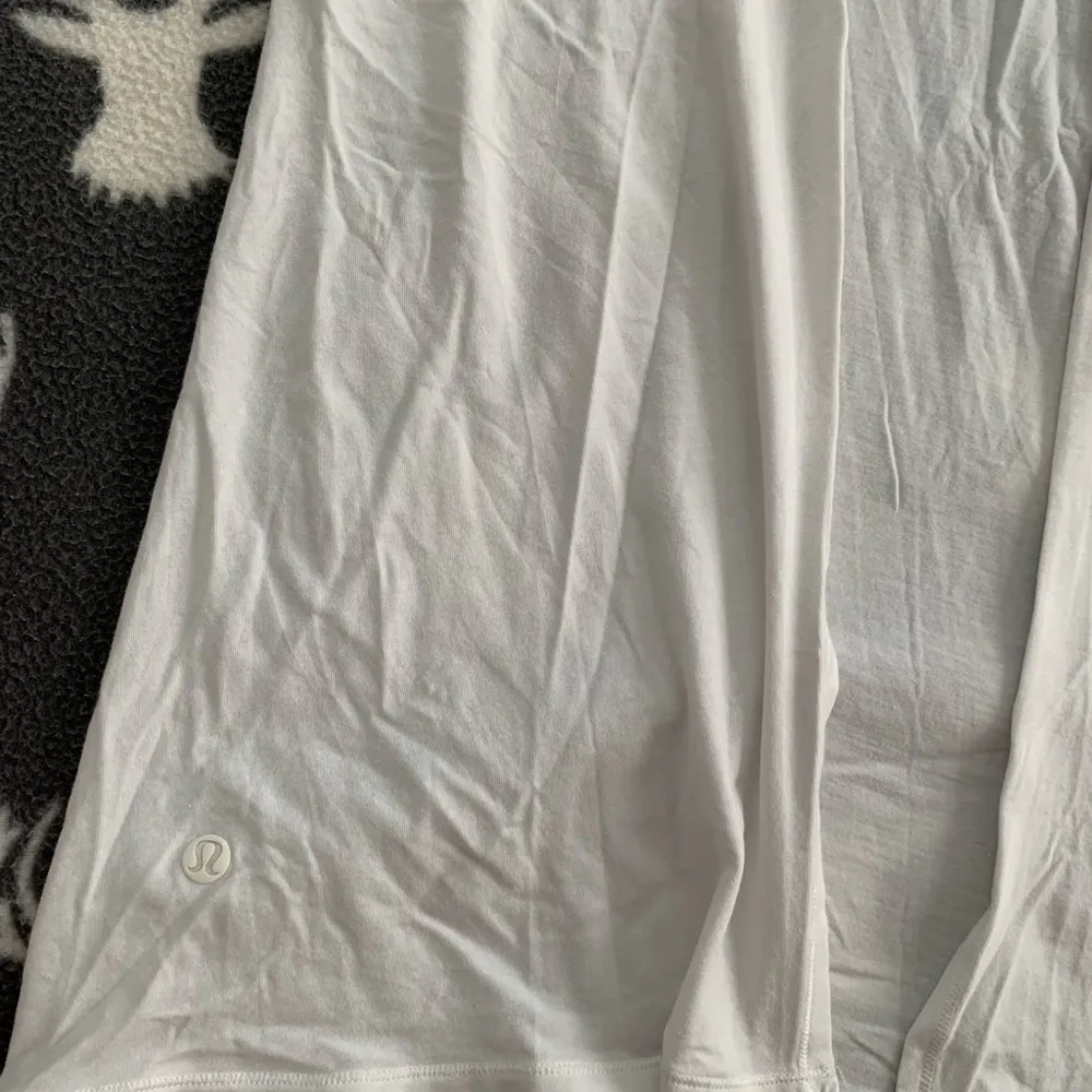 Lululemon all tied up white tank size 2 - Image 3