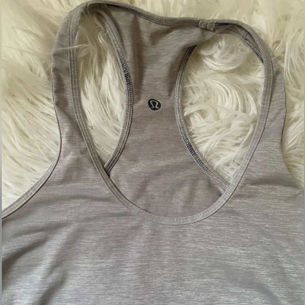 Lululemon Womens Gray Sleeveless Racerback Athletic Pullover Tank Top Size S. - Image 9