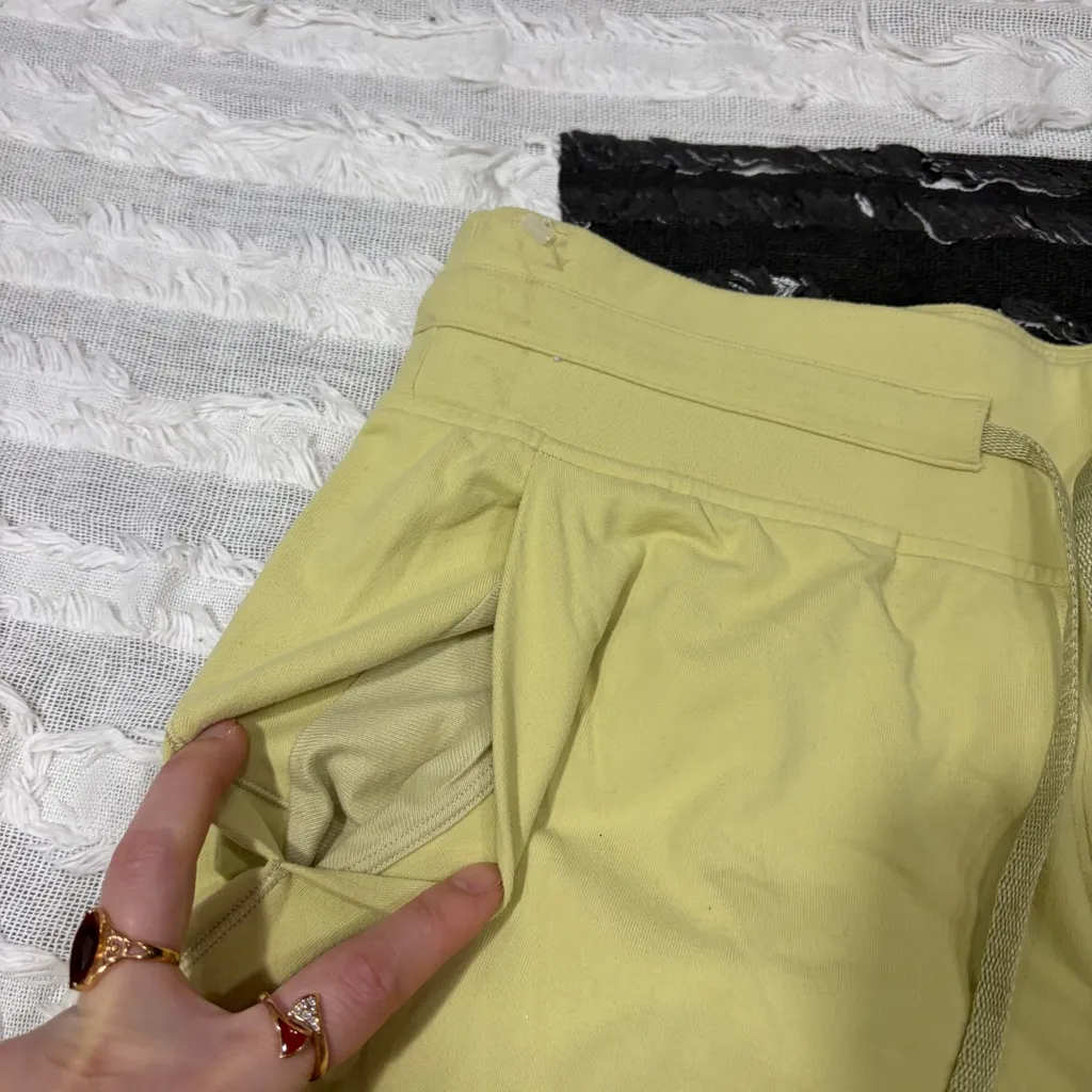 Lululemon Jogger Womens 8 Yellow Sweatpants Drawstring Knit Hi Rise Running Gym - Image 4