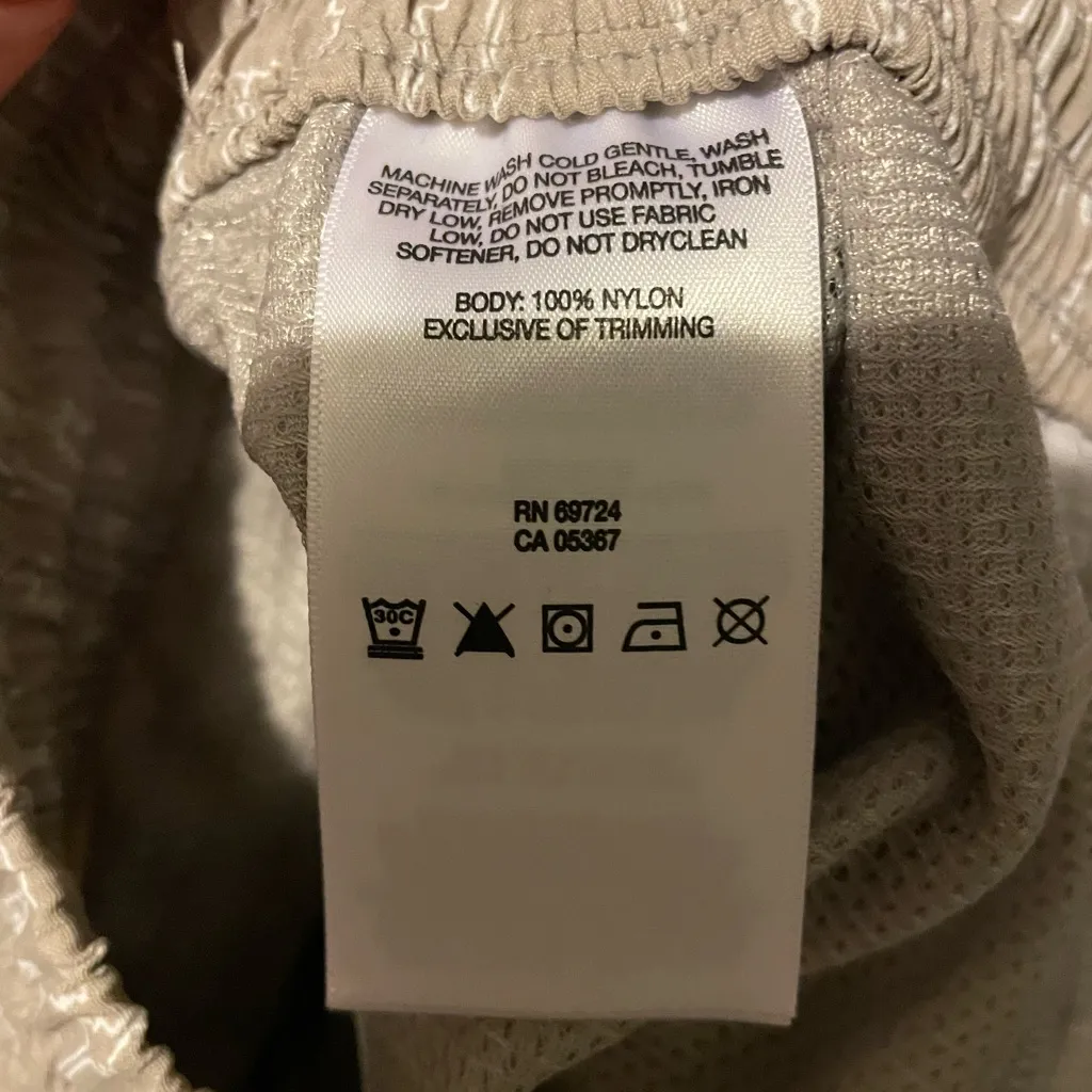 Columbia Women’s Hiking Shorts with Tree Pattern Tan - Image 6