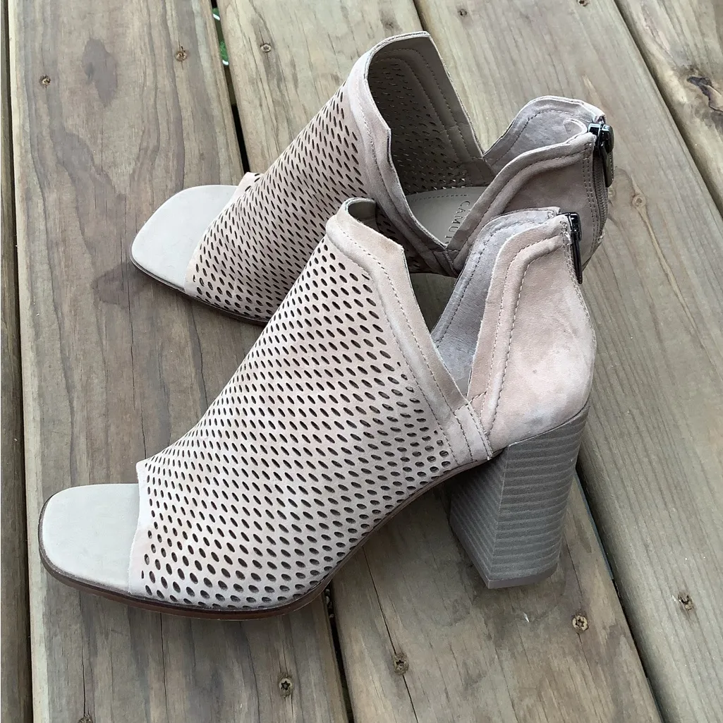 Vince CAMUTO booties 🌹STYLISH and COMFY 🌟 - Image 2