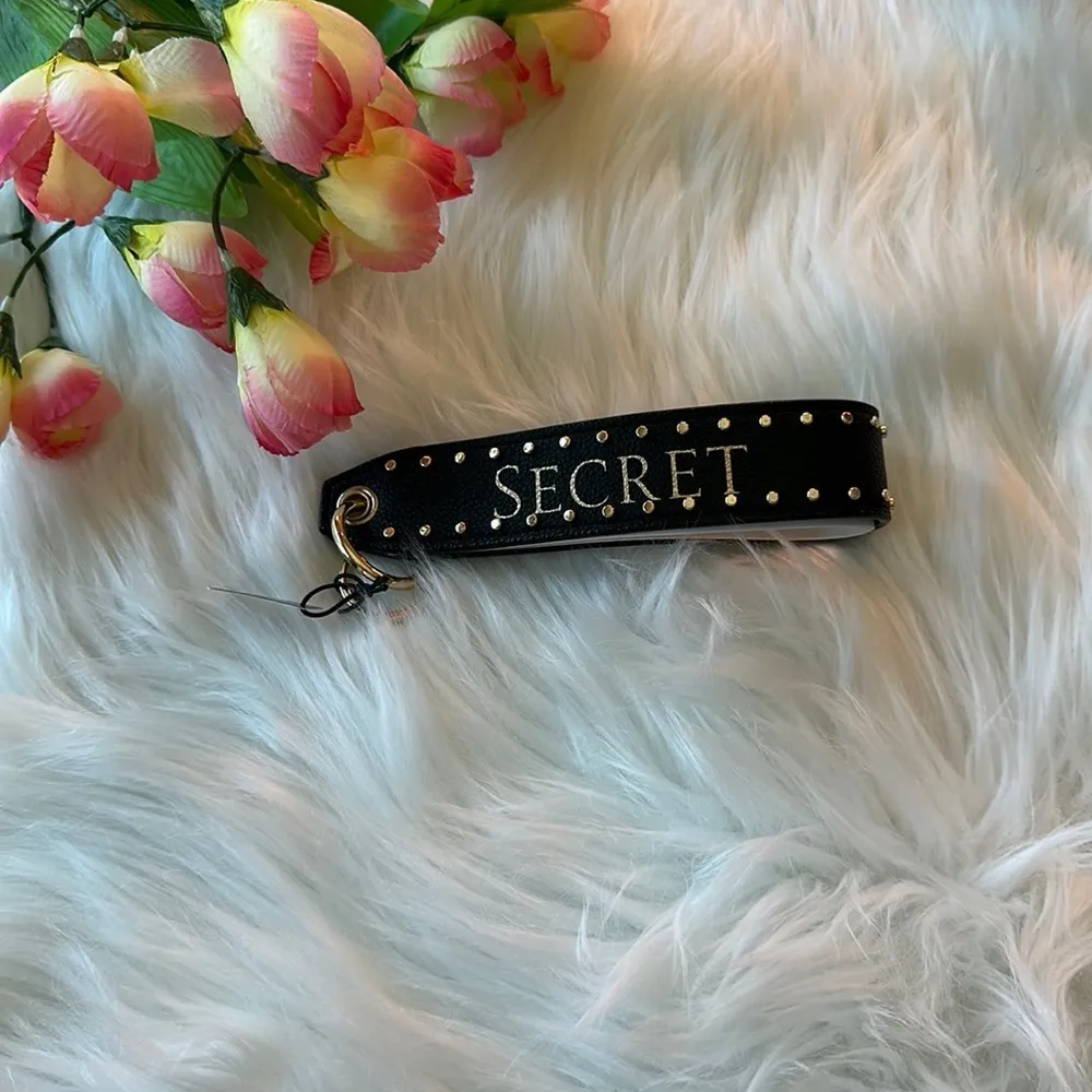 Victoria’s Secret 
Wristlet Strap - Image 2