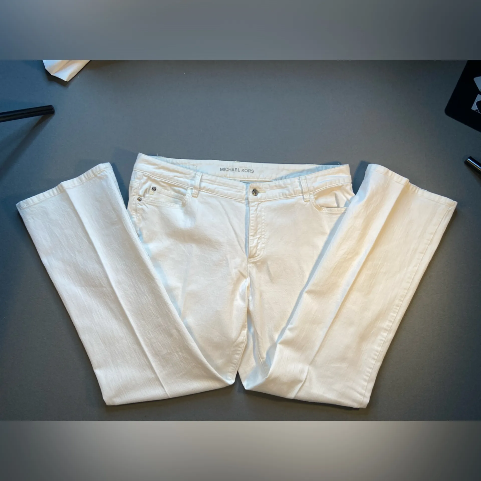 Michael Kors,‎ Winter White Vintage Soft Jeans, Size 16W - Image 5