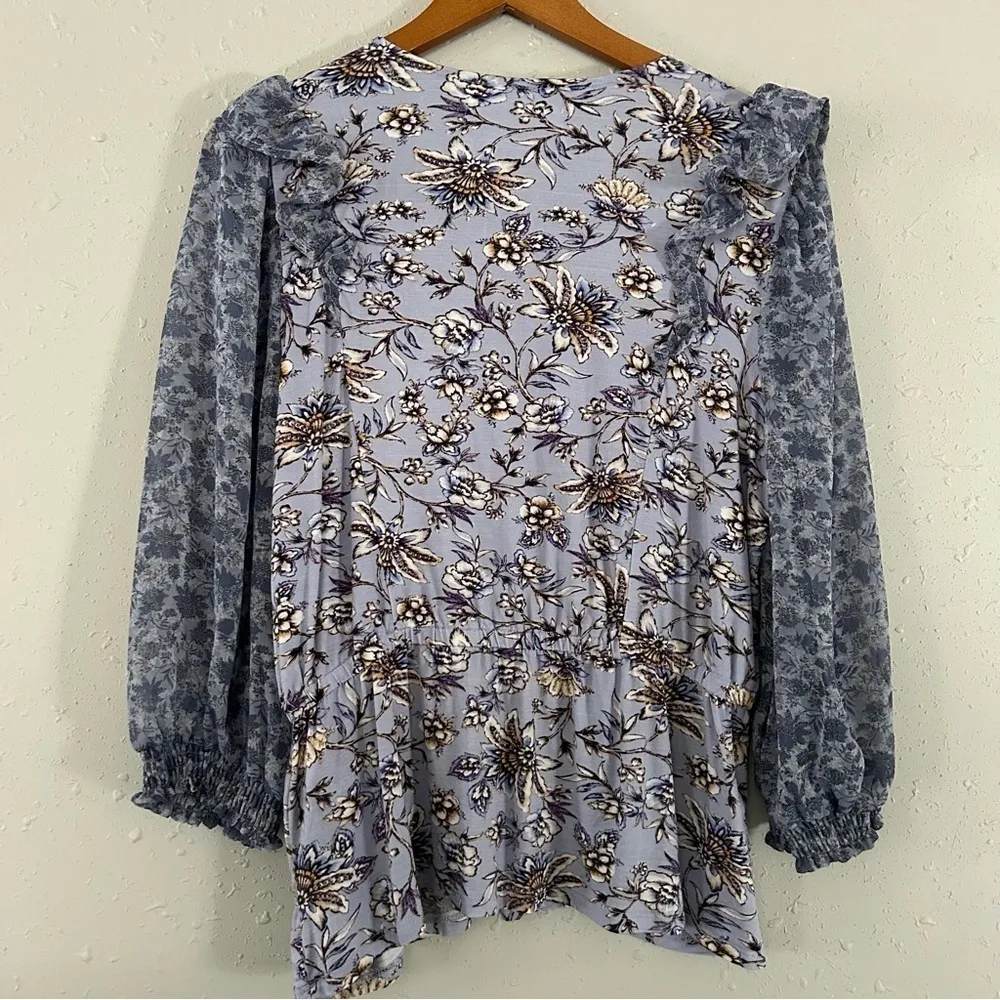 🦋 Cupio 3/4 Sleeve Ruffle Front Blouse Purple Blue Floral Casual Medium - Image 5