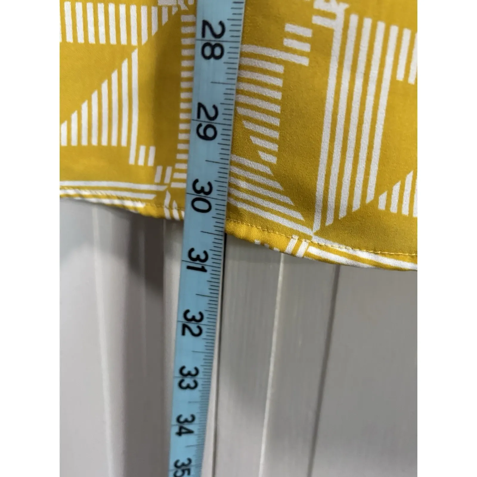 Jasmine & Juliana Yellow/White Geo Blouse Size M Cap Sleeve Chiffon Buttons‎ - Image 4