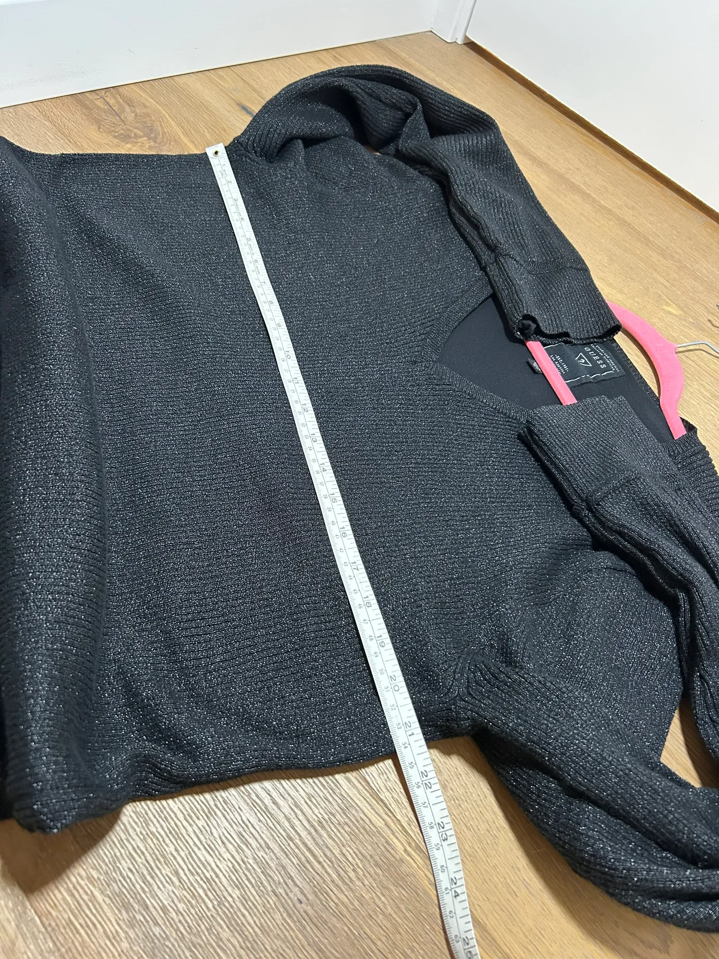 Guess women’s XL black glitter v neck sweater top - Image 10