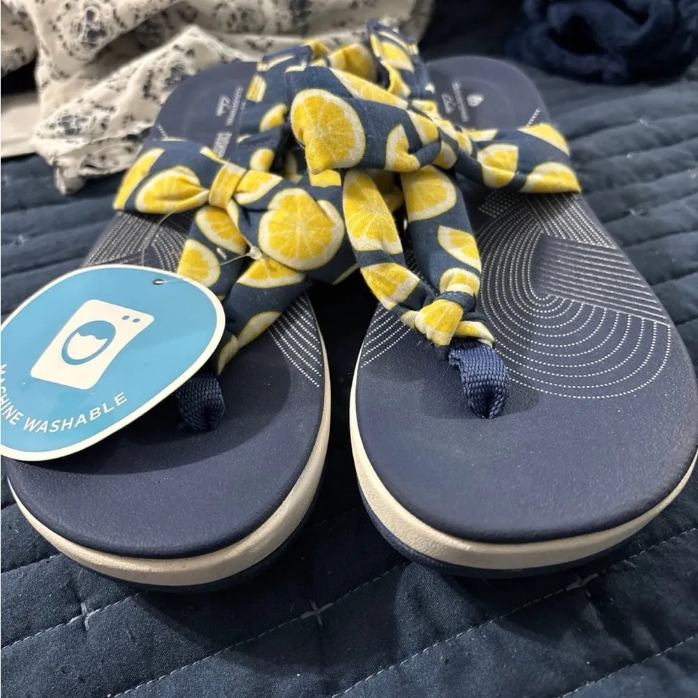 NWT Cloud STEPPERS by Clarks Jersey Sandals Arla Nicole Blue Lemons 8.5 Gold - Image 8