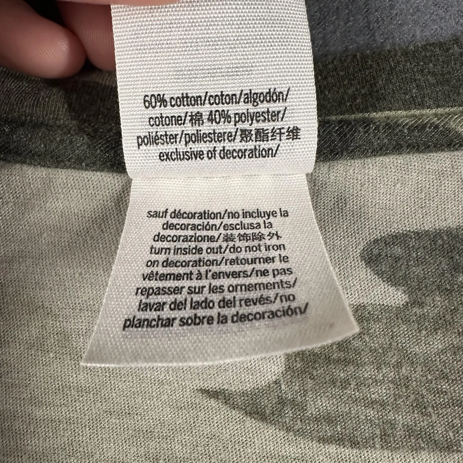 PINK Victorias Secret Shirt Womens Medium Camo V-Neck Short Sleeve Dog Logo - Image 7