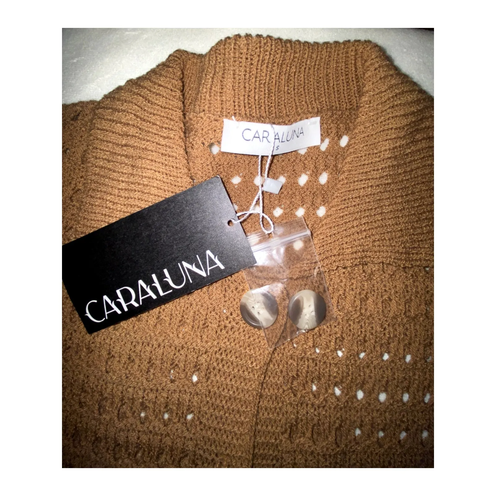 Womens NWT Caraluna Crochet Knit Short Sleeve Sweater Size Small Brown - Image 4