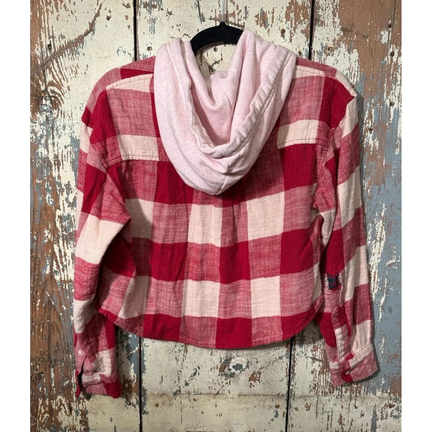 American Eagle Red and Ivory Plaid Hooded Flannel Cropped Shirt, size XS - Image 2