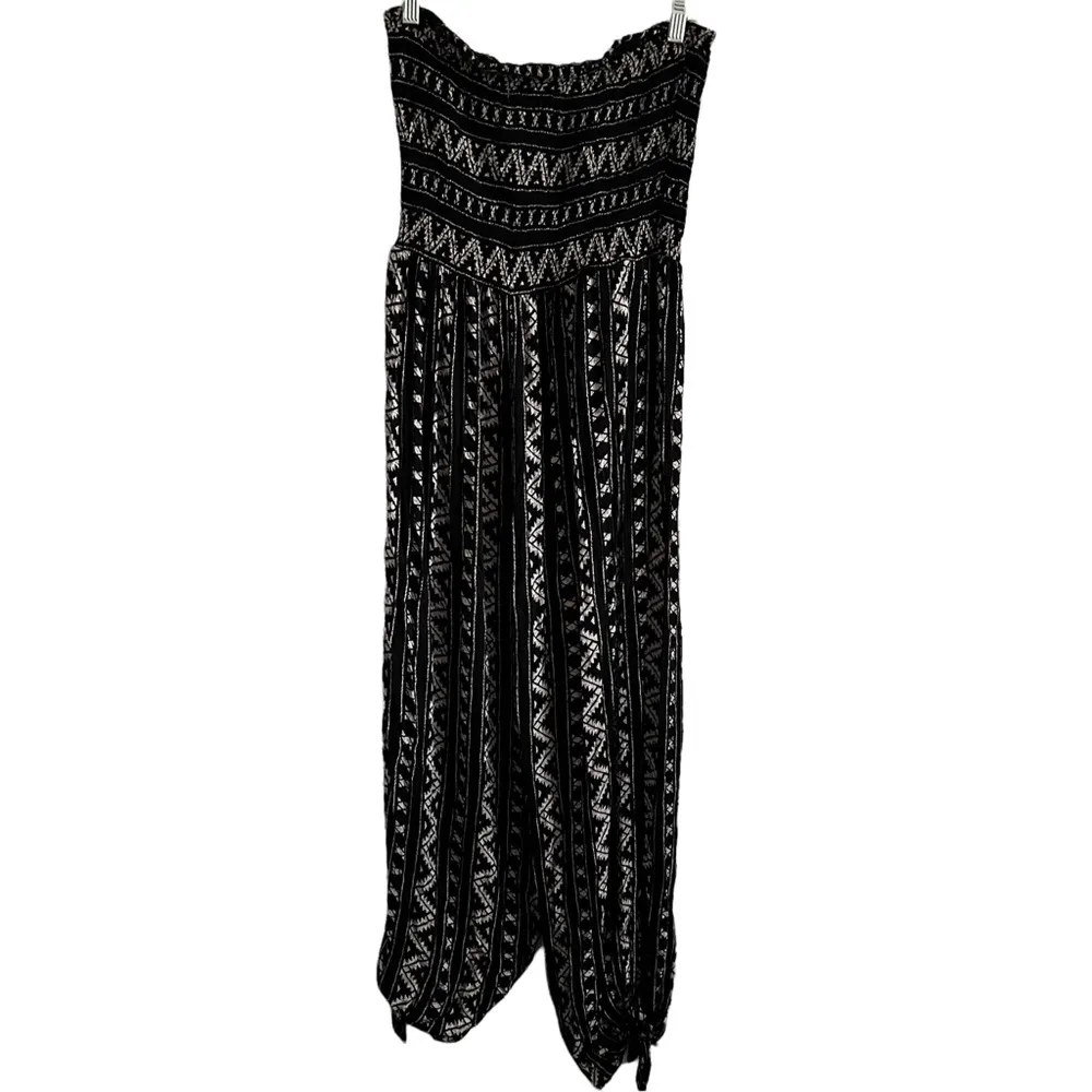 Urban Outfitters Strapless Smocked Top Jumpsuit Size Large Bohemian Casual - Image 3