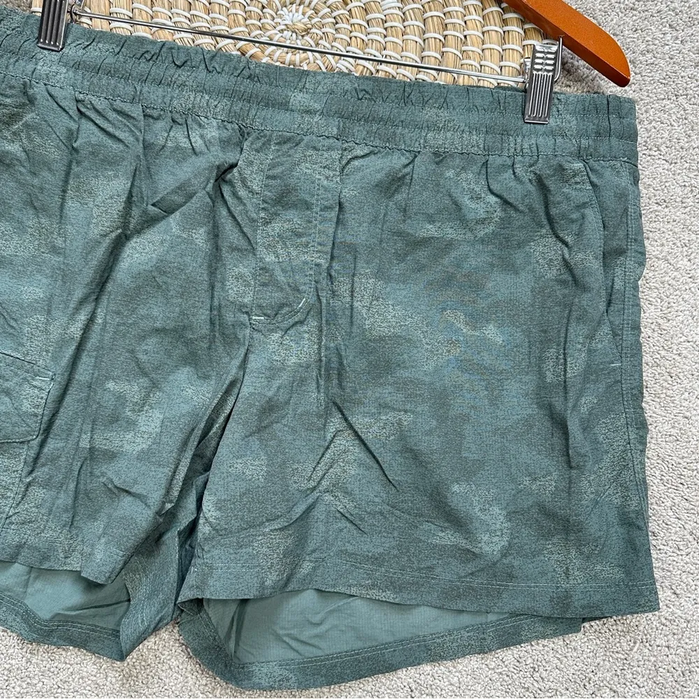 Columbia Women’s Ridge Printed Pull On Shorts 4" AL1986 Outdoor in Green XL - Image 3