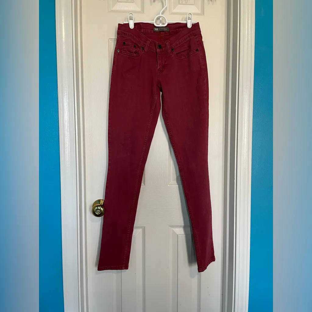 Gently Used Levi’s 524 Too Superlow - Image 4