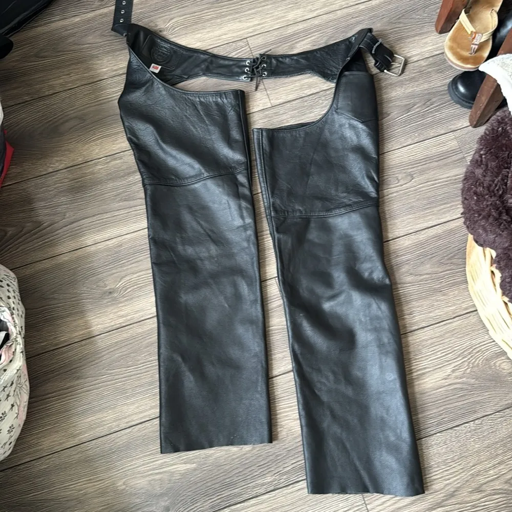 Black leather chaps made in the USA SIZE SMALL Size L - Image 4