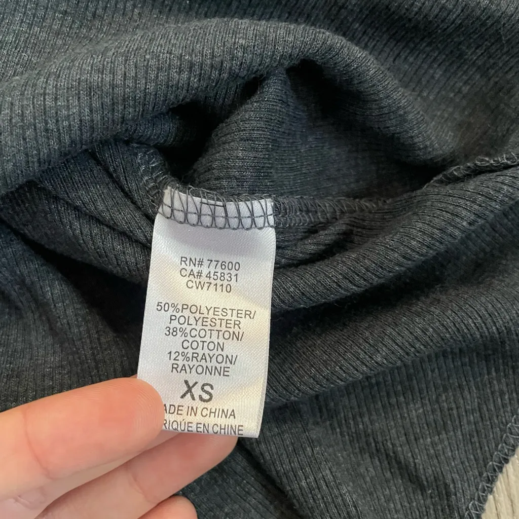 Chaser Charcoal Gray Ribbed Button-Front Tank – Size XS (Fits S) - Image 3