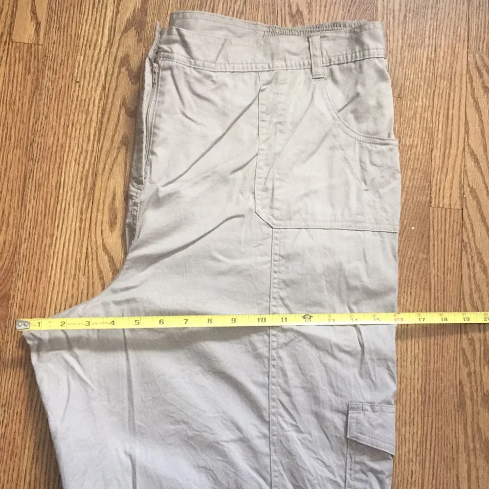 Hasting & Smith  khaki cargo shorts - Image 10