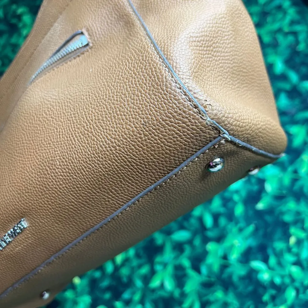 Nine West brown camel color shoulder bag - Image 3