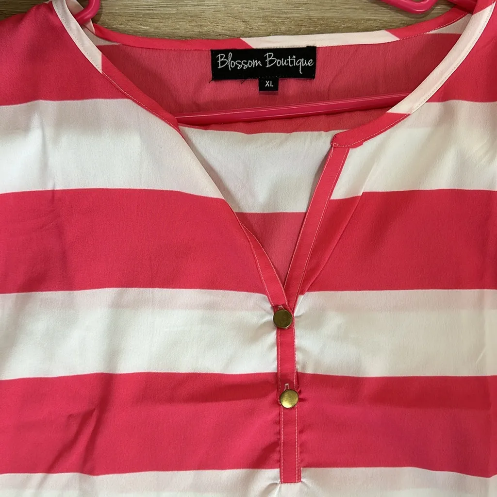New without tags blossom boutique pink and white striped XL light blouse - Image 2