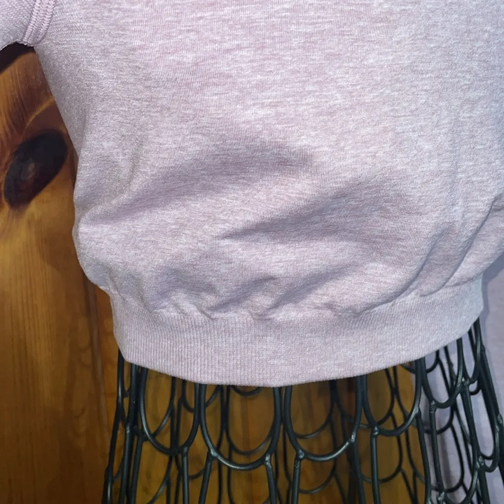 Gymshark Adapt Marl Seamless Long Sleeve Crop Top in Light Purple size Small - Image 7