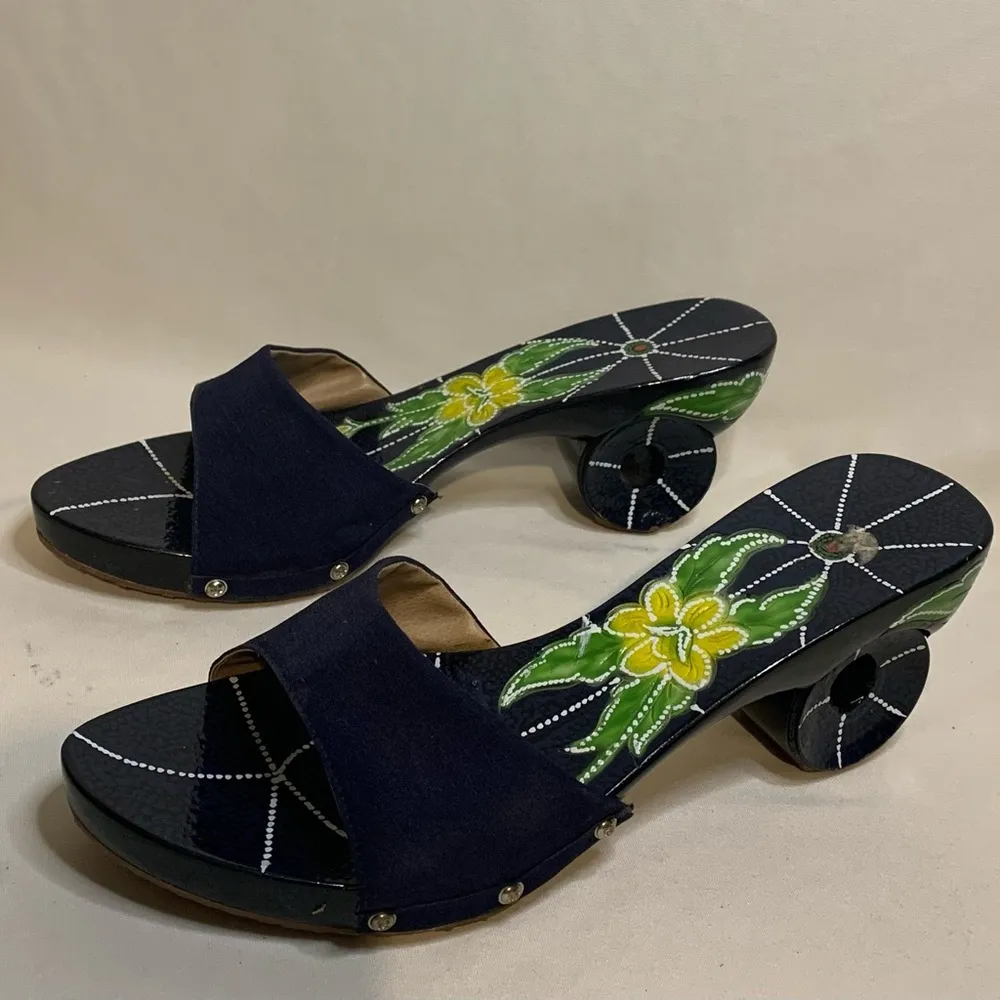 Navy Blue Wooden slip-on Clogs with round heels size 39 - Image 3