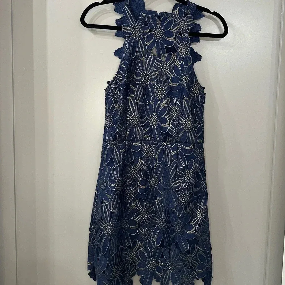 SAYLOR Revolve Dress Navy Blue Gold Floral Lace High Neck Mini Dress Sz M - Image 7
