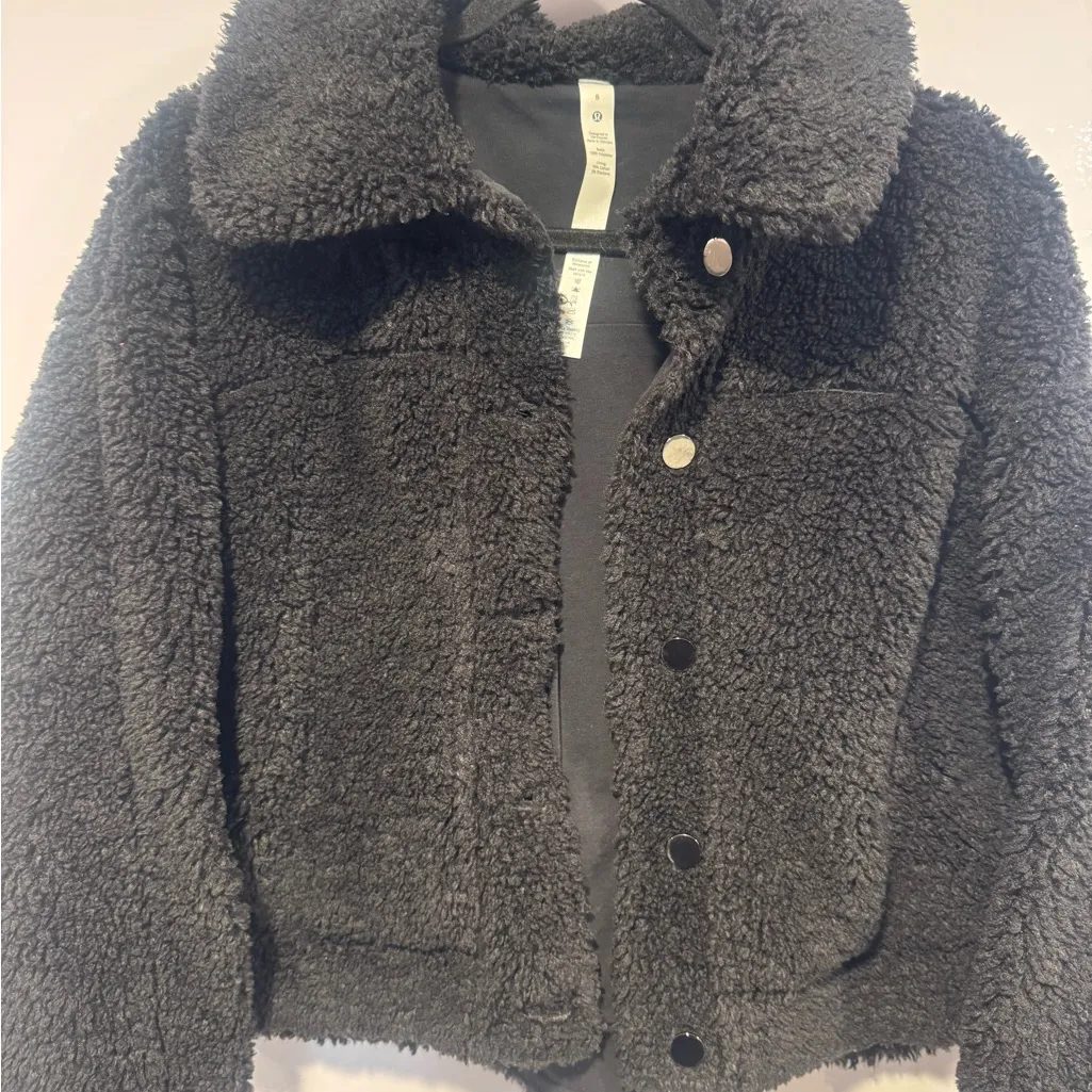 Lululemon Athletica Women's Black Teddy Jacket - Image 3