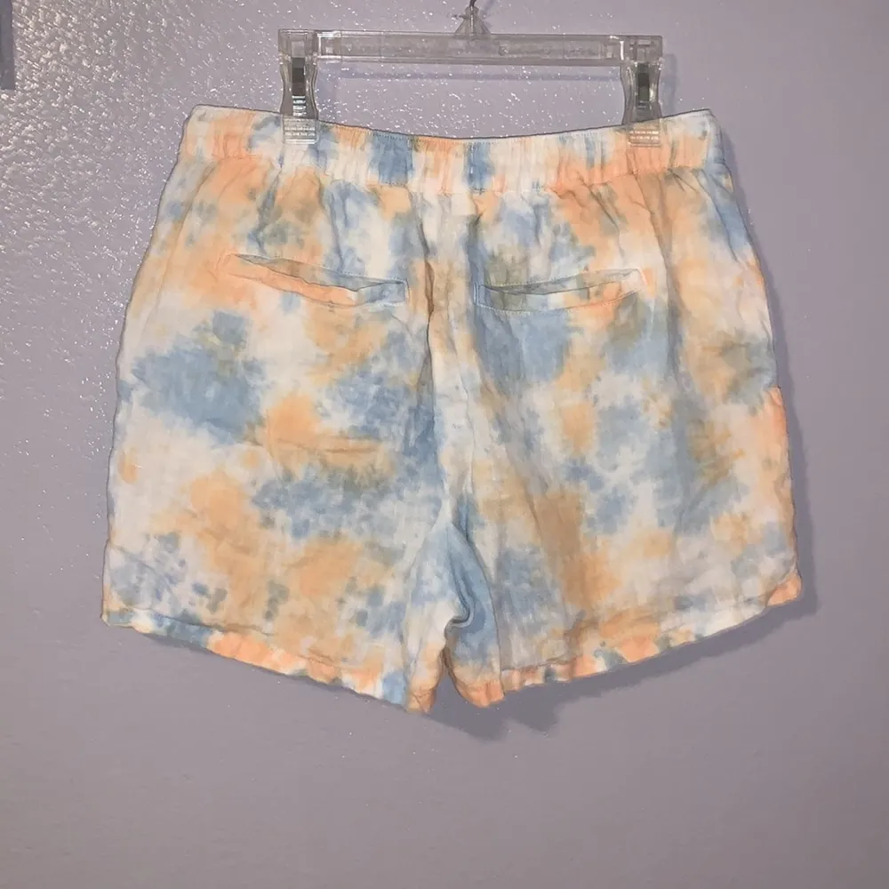 Rachel Zoe  Los Angeles tie dye linen pull On shorts - Image 4