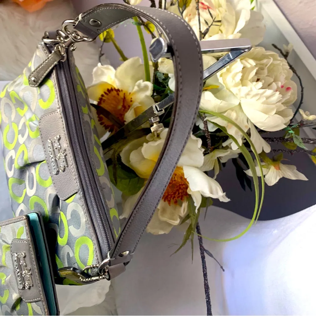 RARE Coach Small Madison Canvas Handbag Gray & Green Women's Bag and Wallet HTF - Image 4