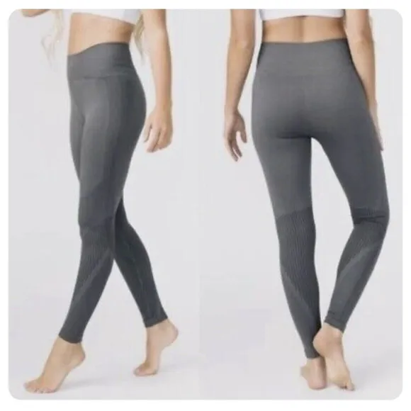 Zyia Active Women's high waisted leggings Gray Seamless Grid Compression Size xs - Image 2