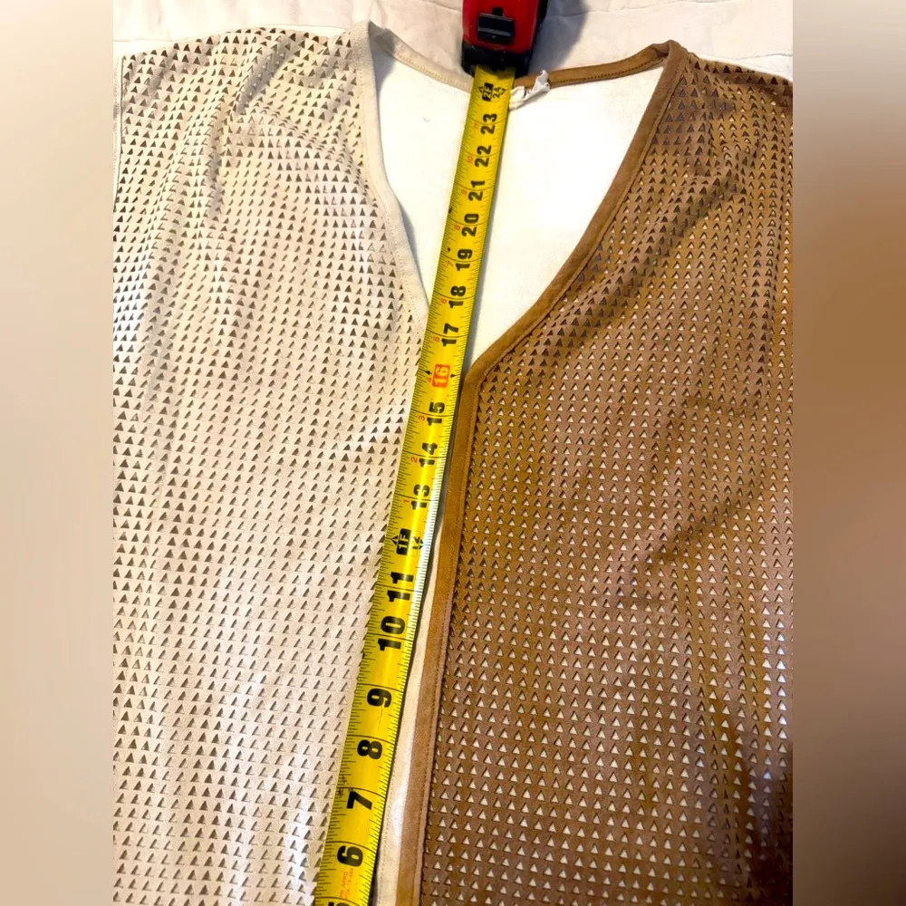 Cream Asymmetrical Cap Sleeve Blouse Size L - Image 4