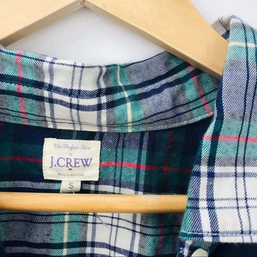[J Crew Factory] The‎ Perfect Plain Shirt A0003 Green - Image 2
