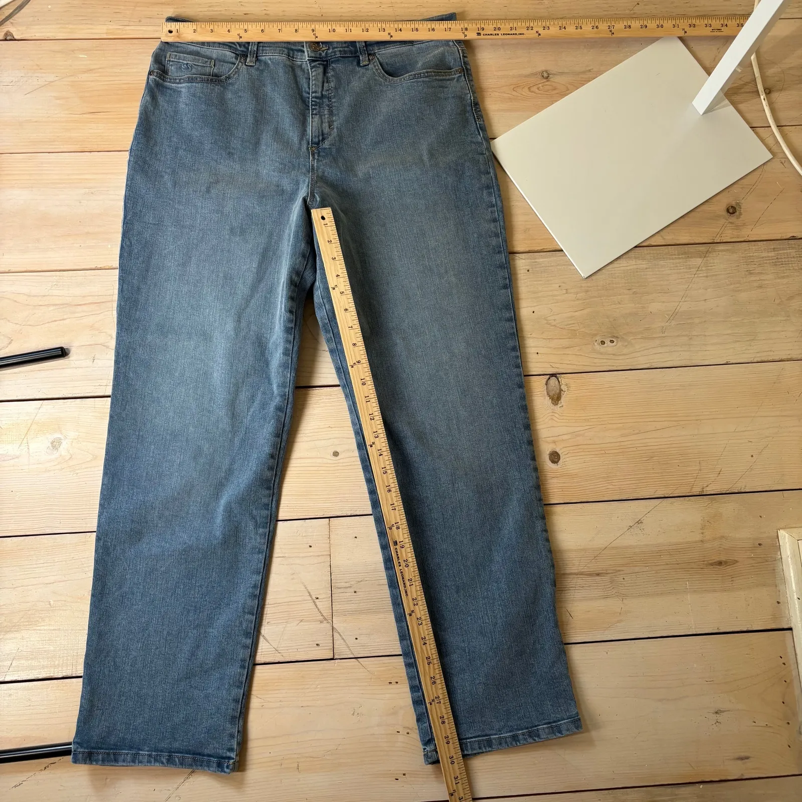 Gloria Vanderbilt NWT Women's Amanda The Original Slimming Jeans Size 16 - Image 9