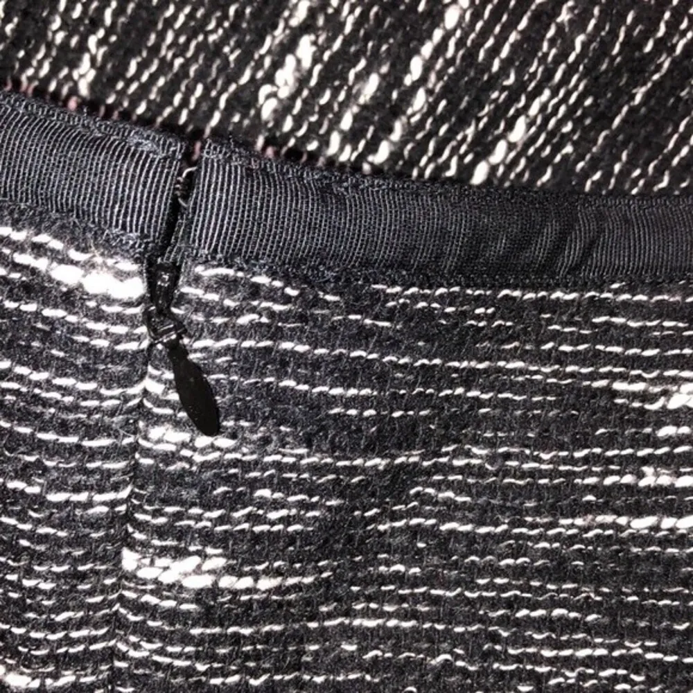 Talbots size 6 black & white knit pencil skirt with pockets - Image 5