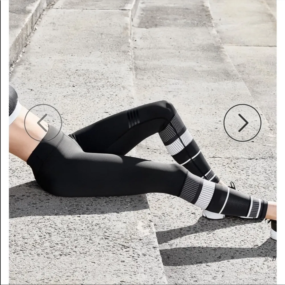 Lilybod Sasha Tarmac Air Black and White 7/8 Leggings. Size XSmall. - Image 2