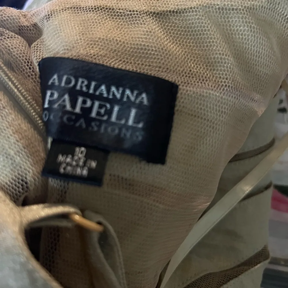 Adriana Papell gold tier dress size 10 - Image 3