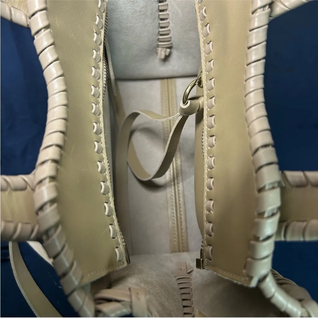 CHLOE Calfskin Mony Small Leather crossbody & shoulder bag. Excellent condition! - Image 9