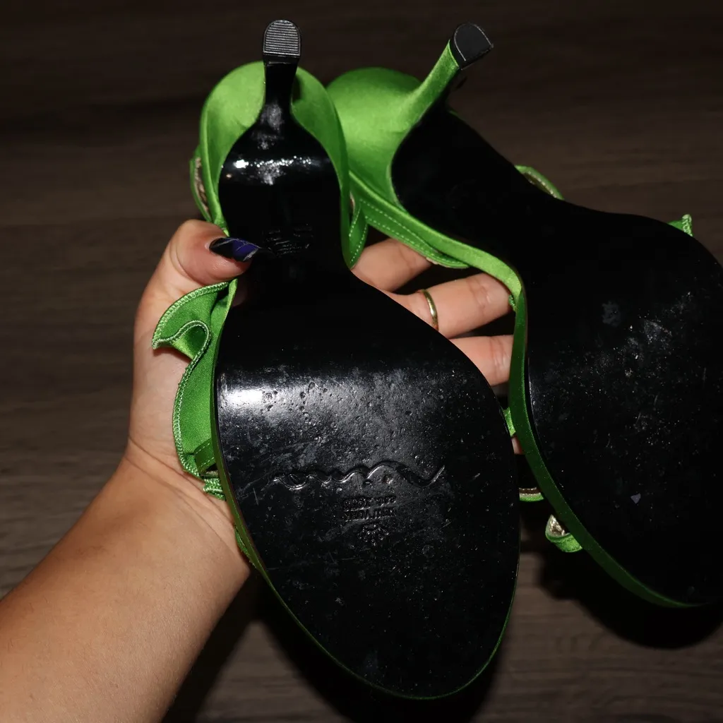 Nina Emerald Green Satin Heels Ruffle Strappy Slingback Evening Shoes size 8 1/2 - Image 11