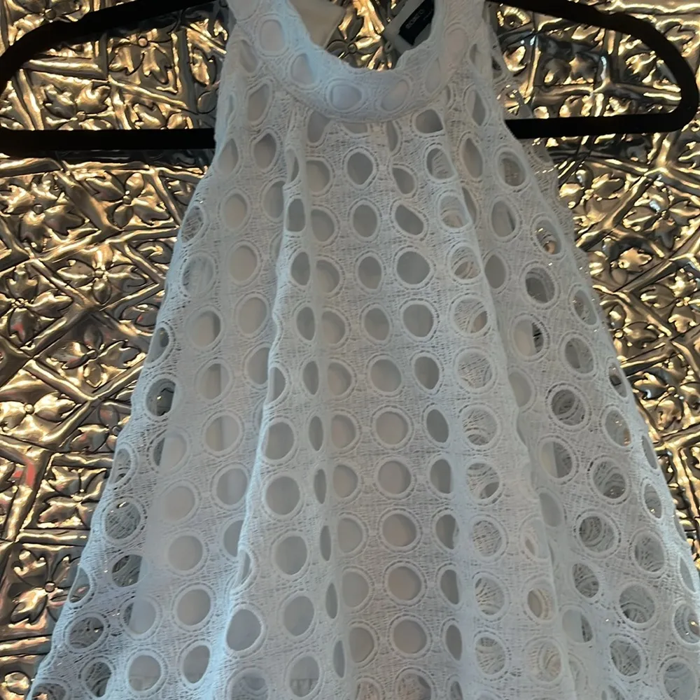 Romeo & Juliet white cutout shorts romper jumpsuit NWT size Medium - Image 3