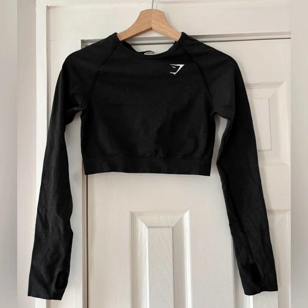 Gymshark Black Fitted‎ Long Sleeve Crop Top Size Medium EUC - Image 3