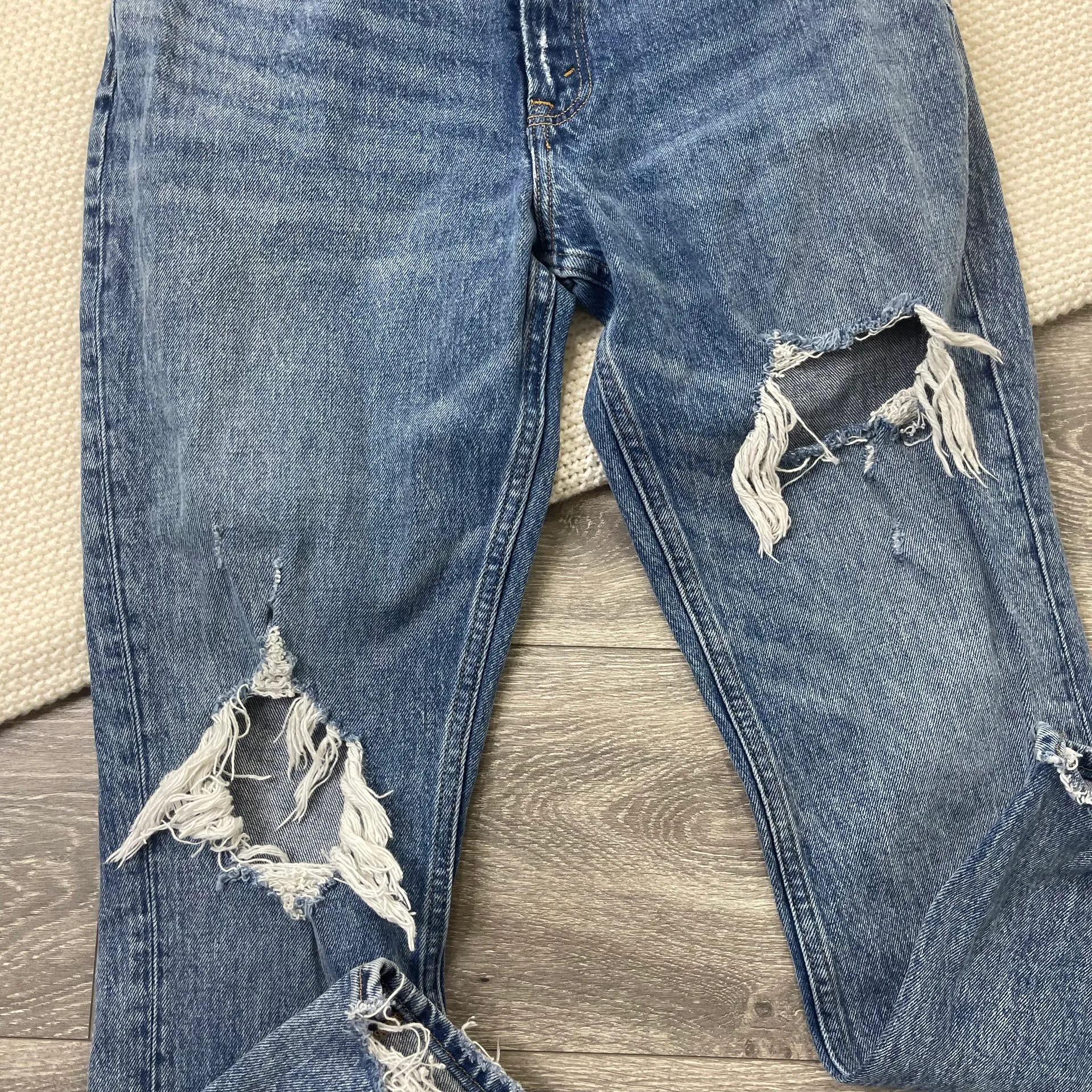 Abercrombie & Fitch High Rise Mom Jeans Light Wash Distressed - Image 2