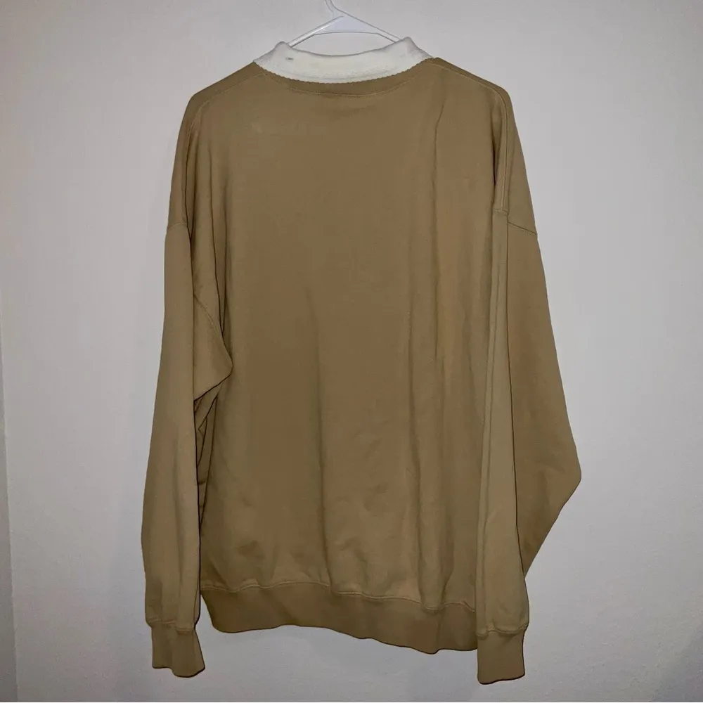 Brandy Melville John Galt Collared Crewneck - one size - Image 4