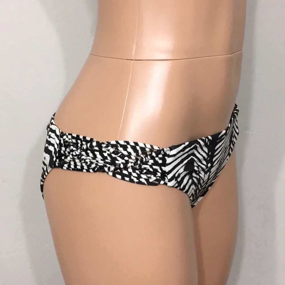 Dolce Vita Ikat print bikini. NWOT Black Size M - Image 9