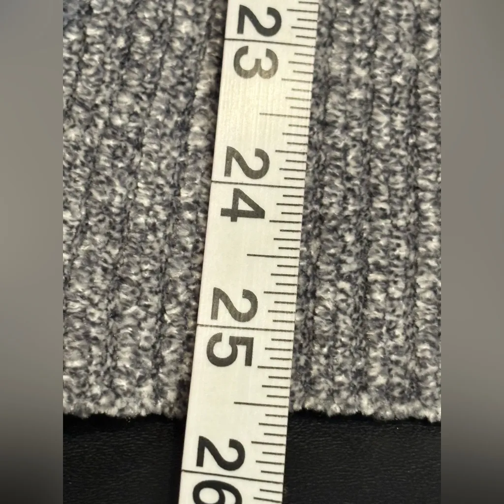 White House Black Market - NWT off-the-shoulder chenille sweater. Size Small - Image 12