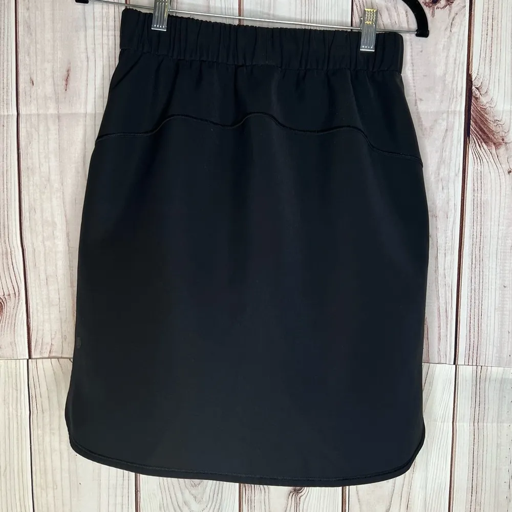 Lululemon On The Fly Skirt *Woven SZ 6 - Image 2