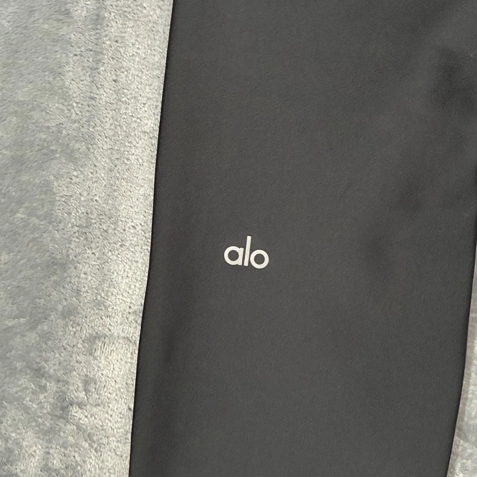 EUC Alo Yoga Airlift High-Waist Suit Up Legging Anthracite Athletic Women's L - Image 8