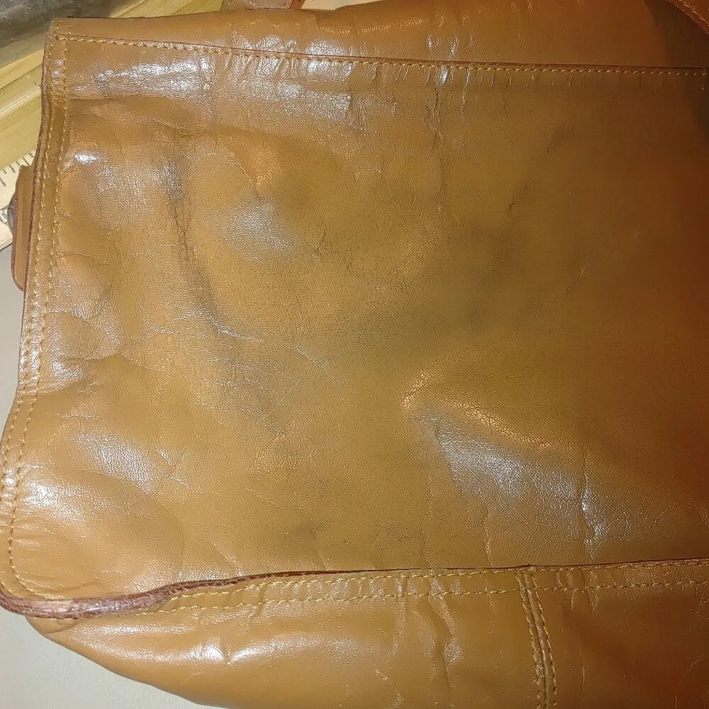 Vintage ASOS Tan Leather Crossbody Bag With Adjustable Strap Zipper Pocket India - Image 9