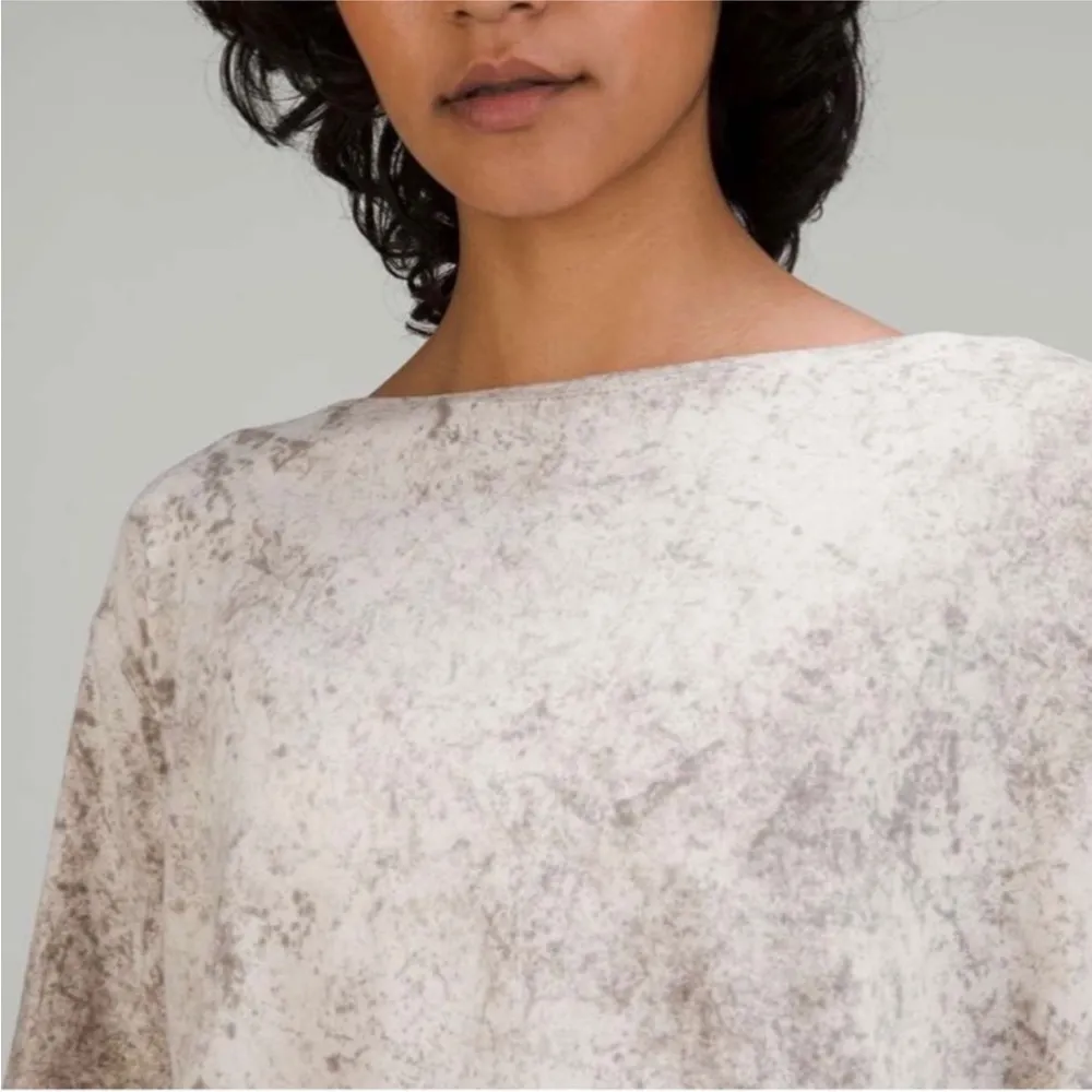 Lululemon Back In Action Tee *Vitasea Size 2 in Cirrus Wash Opal - Image 7