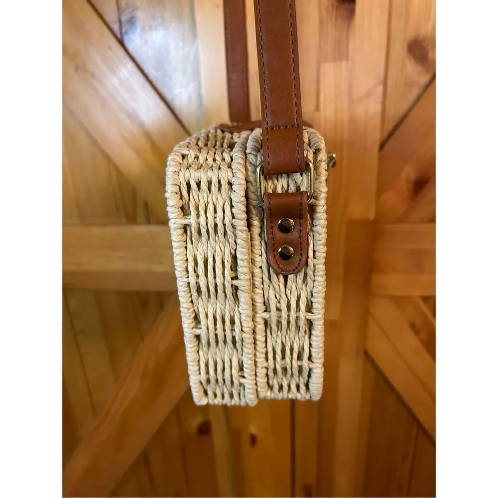 Bueno Collection Straw Crossbody Bag nwt (4894) - Image 4