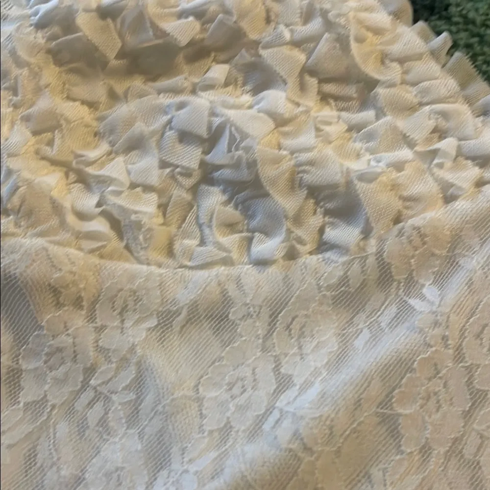 West of Melrose White Ruffle Lace Crop Camisole Small Preppy Y2K Basic Coquette - Image 3